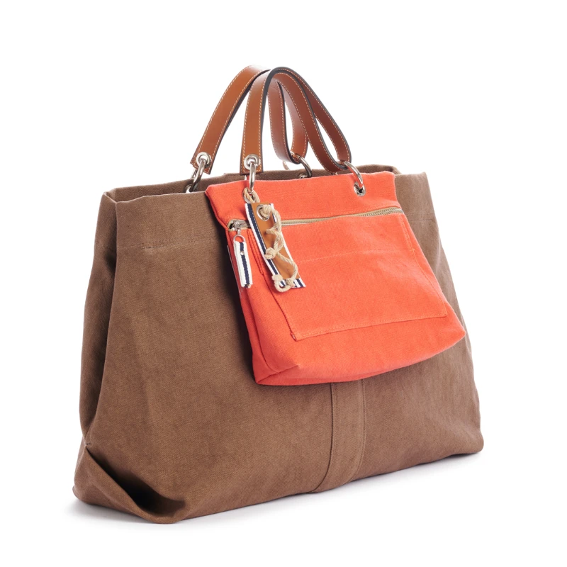 grand sac modulable en coton terre, pour le week-end, avec des anses en cuir naturel et sa pochette yole corail