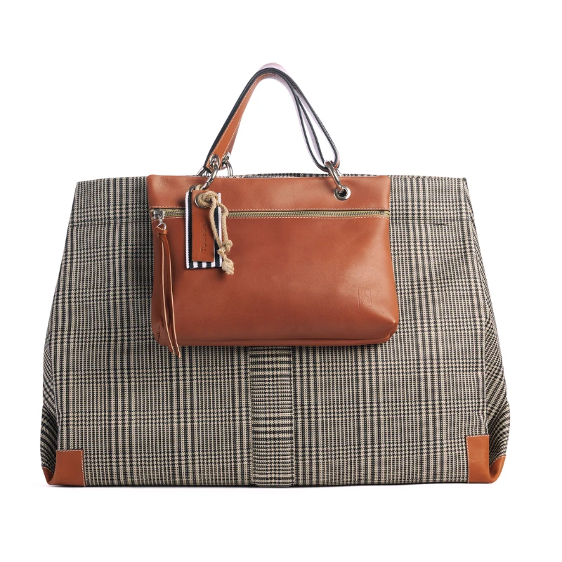 grand sac modulable en polyester prince de galles, pour le week-end, avec des anses en cuir naturel et sa pochette equipier en cuir gold