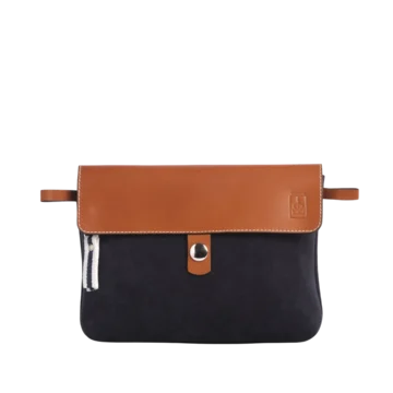 pochette amovible en cuir vachette velours bleu marine et son rabat en cuir gold