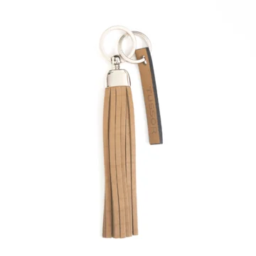 porte-clés pompon en cuir taupe